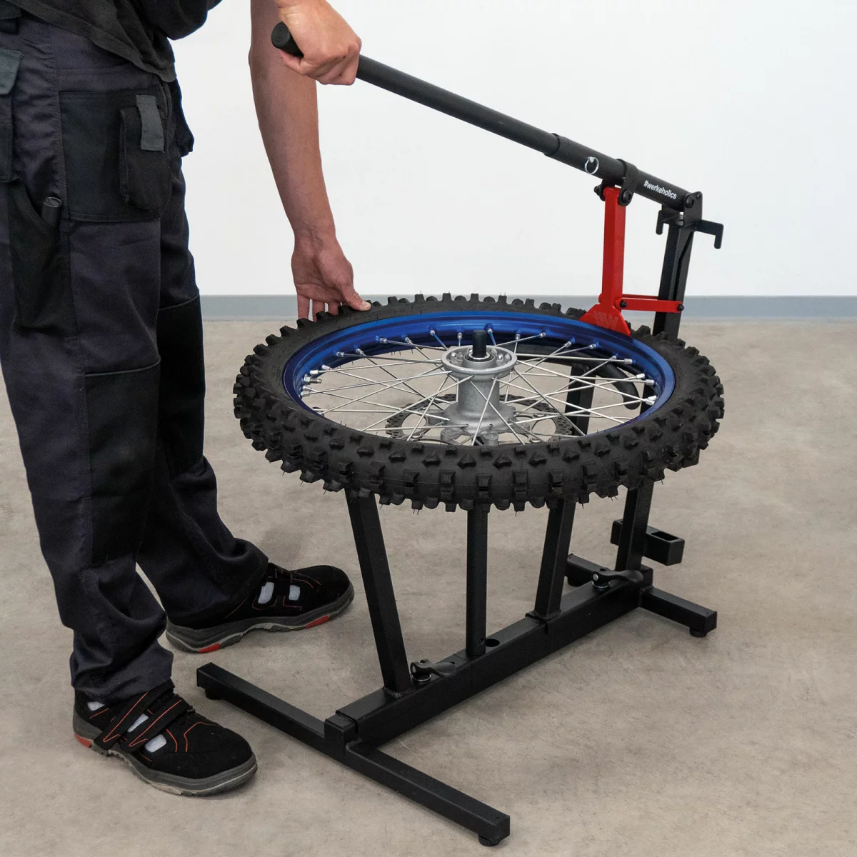 Montagegerät für Motorradreifen 2